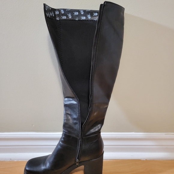 SOLD Lamoda Slick Nicks - Picture 7 of 10